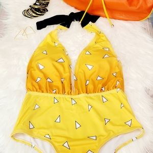 Style box NWOT sz S one piece halter swimsuit vacation style box